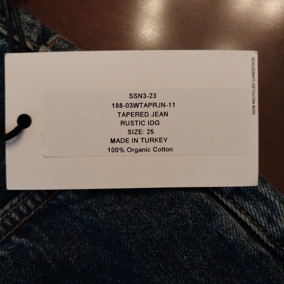 SOLD. Re-Done Jeans, size 26 - Picture 11 of 11